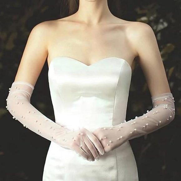 Pearl Tulle Wedding Gloves 🤍 - Picture 2 of 6